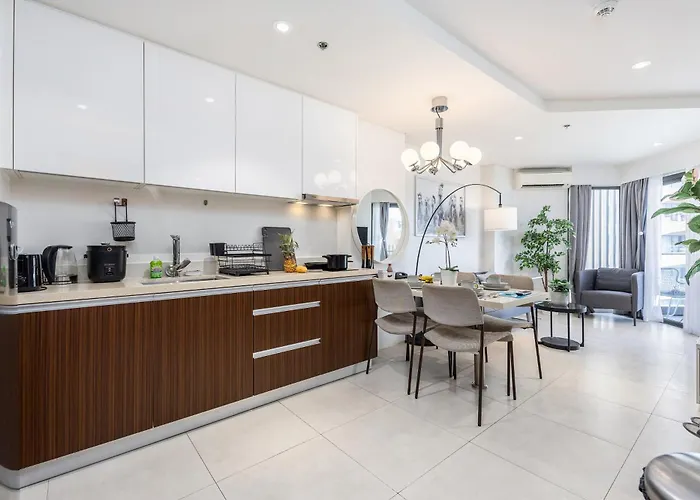 Group Comfort At Tambuli Residences 1-bedroom For Up To 6 Guests By Dominik With Pool Access & Balcony In Mactan Leilighet *