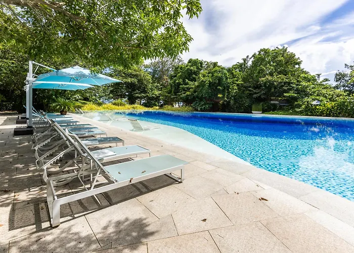 Group Comfort At Tambuli Residences 1-bedroom For Up To 6 Guests By Dominik With Pool Access & Balcony In Mactan Lapu-Lapu City