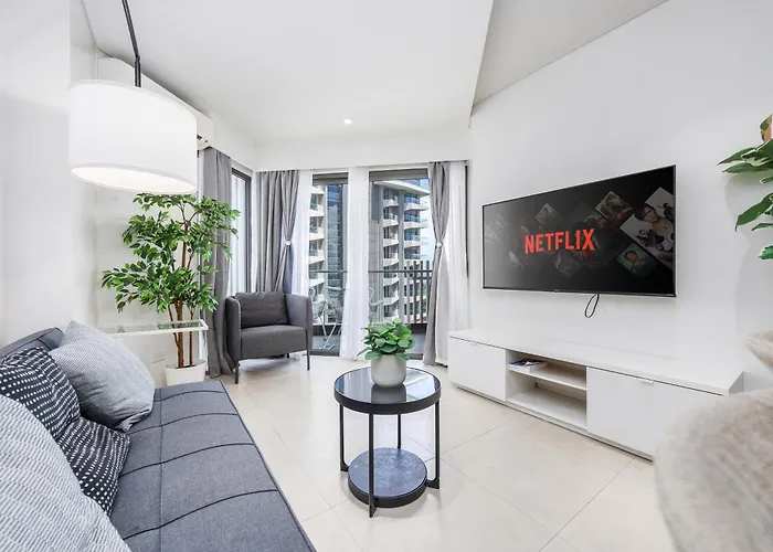 Group Comfort At Tambuli Residences 1-bedroom For Up To 6 Guests By Dominik With Pool Access & Balcony In Mactan Lapu-Lapu City
