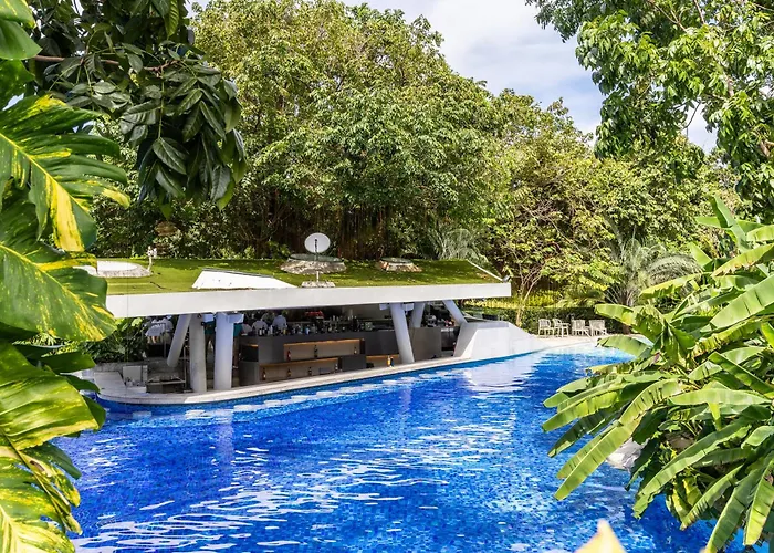 Group Comfort At Tambuli Residences 1-bedroom For Up To 6 Guests By Dominik With Pool Access & Balcony In Mactan *